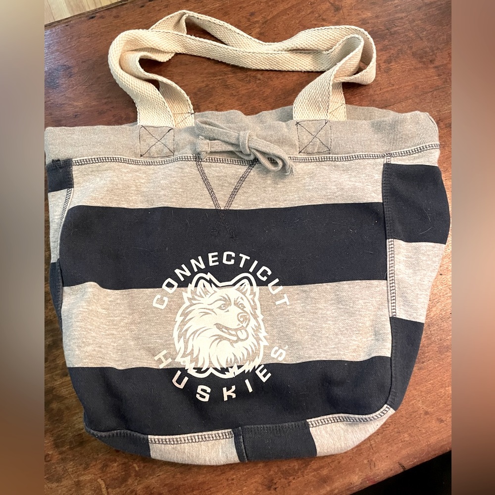 UConn Huskies tote bag